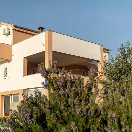 Juliana Apartman Gornji Karin