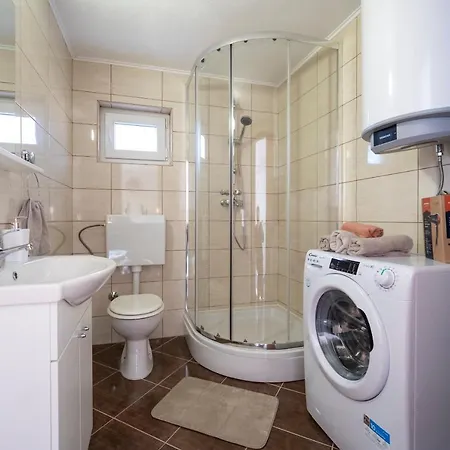 Juliana Apartman *